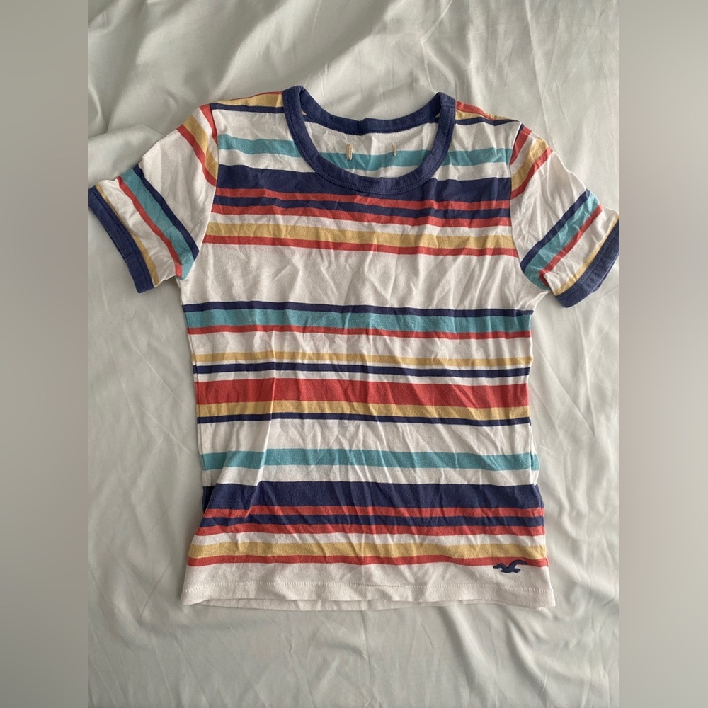 💖 4 for $25 sale 🎉 
Hollister stripped crop top